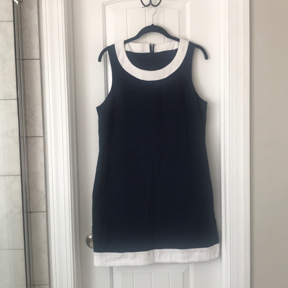 EUC VINEYARD VINES NAVY AND WHITE DRESS